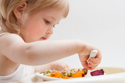 Для ребенка очень полезны каши, фрукты и овощи