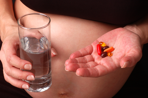 Что беременной женщине нужно сделать до того, как принять лекарство 