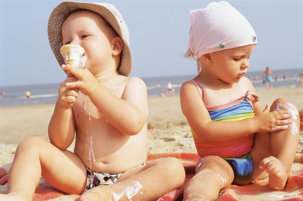 Солнечные ванны укрепляют здоровье детей! 