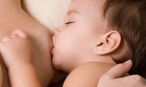 Материнское молоко способно спасти детскую жизнь