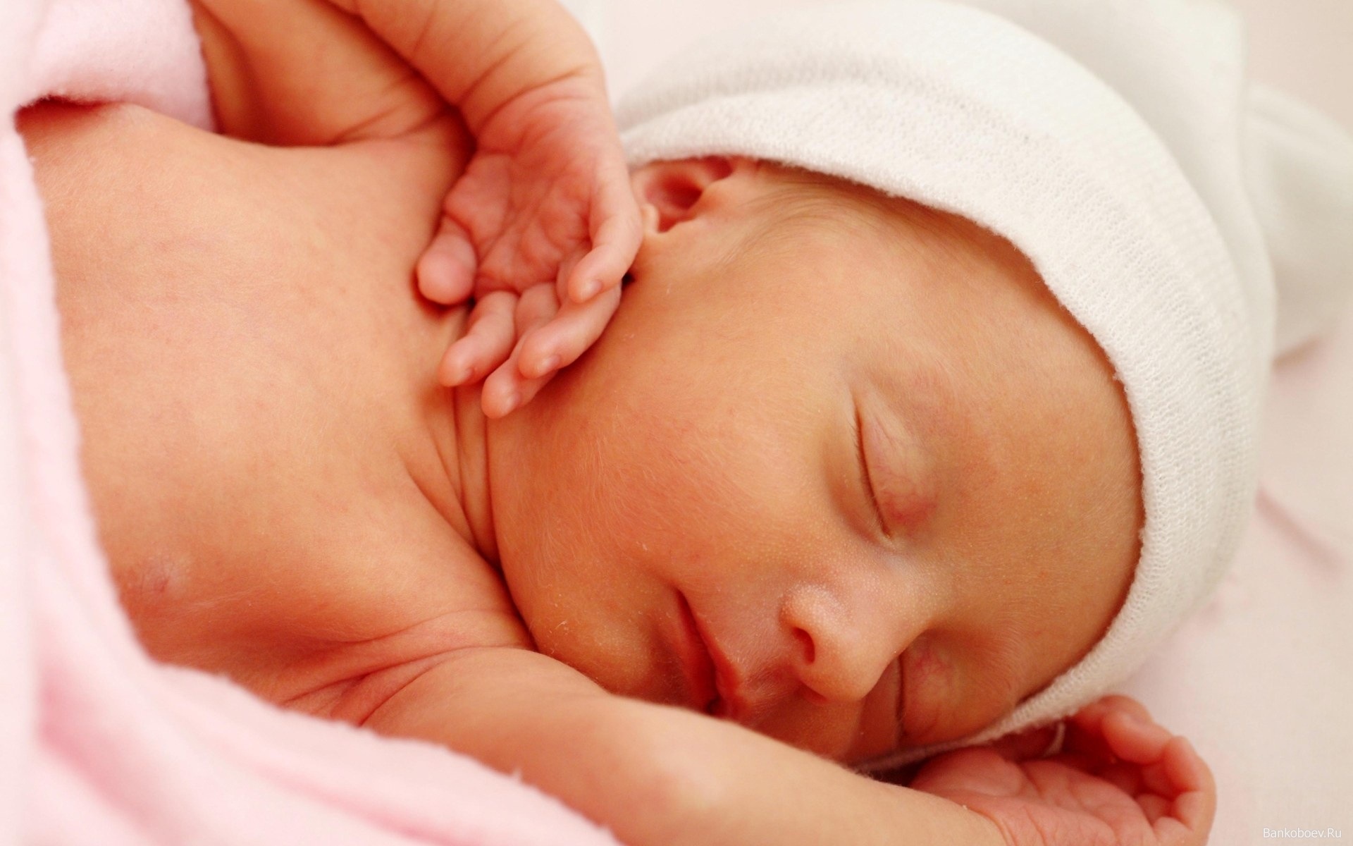 Шокирующая мода: родители оставляют новорожденного с плацентой до 6 дней