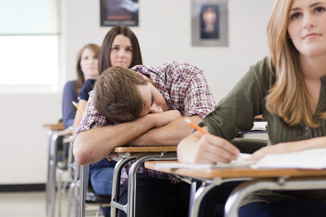Чтобы не пропускал уроки: Сон напрямую влияет на здоровье школьника