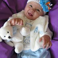 Маша любит улыбаться, позитивчик всем дарить, пусть наша малышка с белоснежным мишкой радует всех участников-друзей, карапузов, малышей))))))))))))