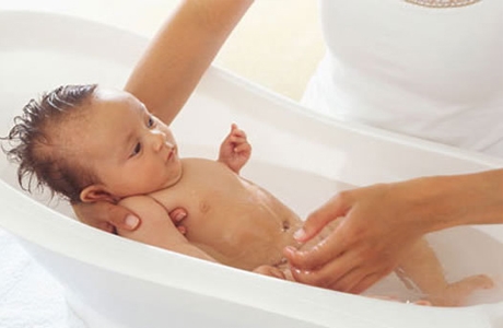 Водные процедуры для малыша