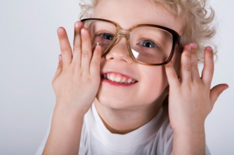 Ребенок может повредить себе зрение