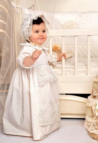 Крестильное платье для маленькой девочки «Дантель»