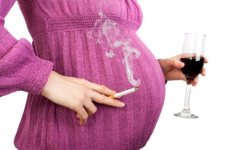 Беременных дам могут штрафовать за пьянство