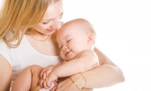 Малыш просится на ручки