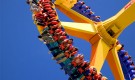 Украинские дети катаются на небезопасных аттракционах Украинские дети катаются на небезопасных аттракционах