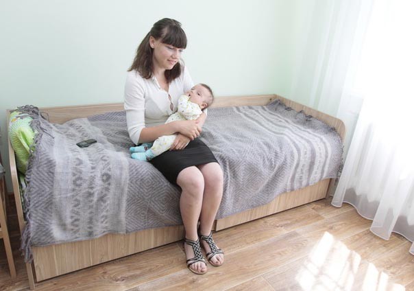 Первая социальная квартира помощи бездомным беременным и молодым матерям открылась в столице Украины 