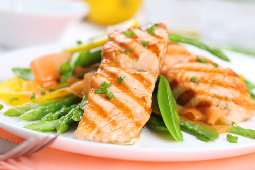 Рыба с овощным гарниром - лучшая еда для школьника перед экзаменом