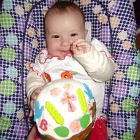 Маленькая дочка Юлия, 5 месяцев. Радует папу своей улыбкой!