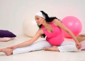 Простая йога для беременных: готовим тело к родам ВИДЕО урок