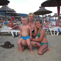 Я и мои дети Марта и Артем на море в Болгарии.