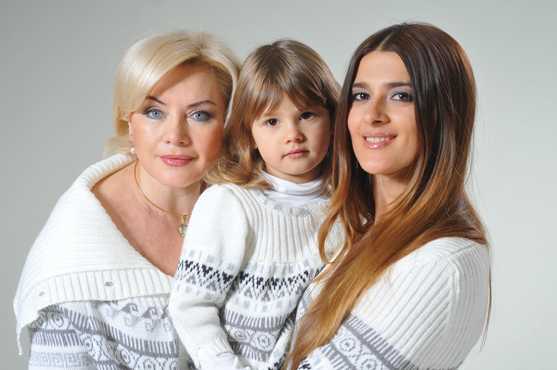 Звездные мамы с дочками в парной одежде - mama.ua