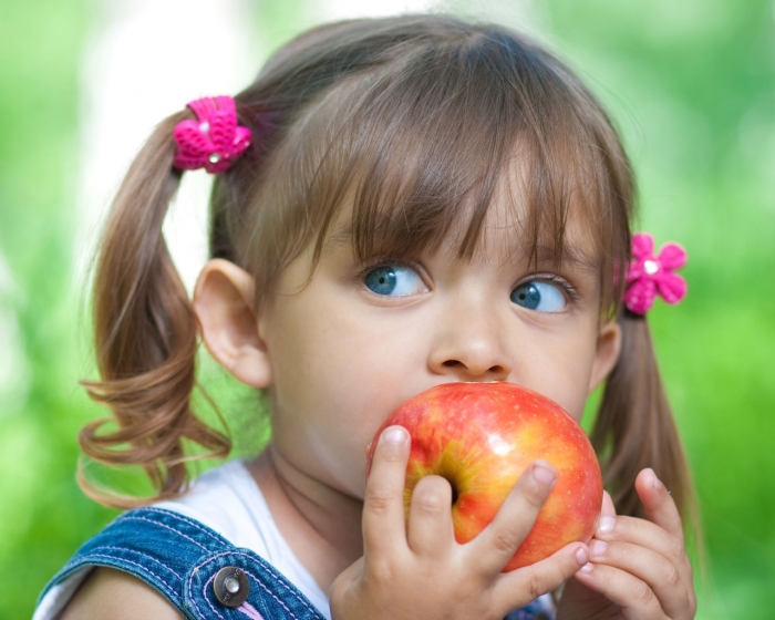У ребенка аллергия на фрукты: что делать