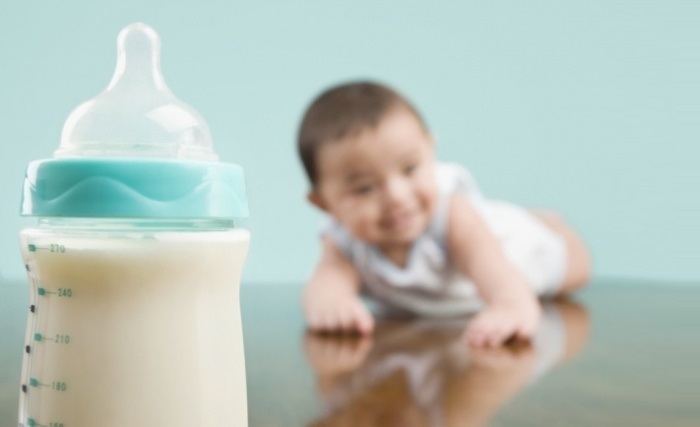 Аллергия грудного ребенка: коровье молоко