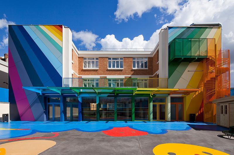 Красочный детский сад
