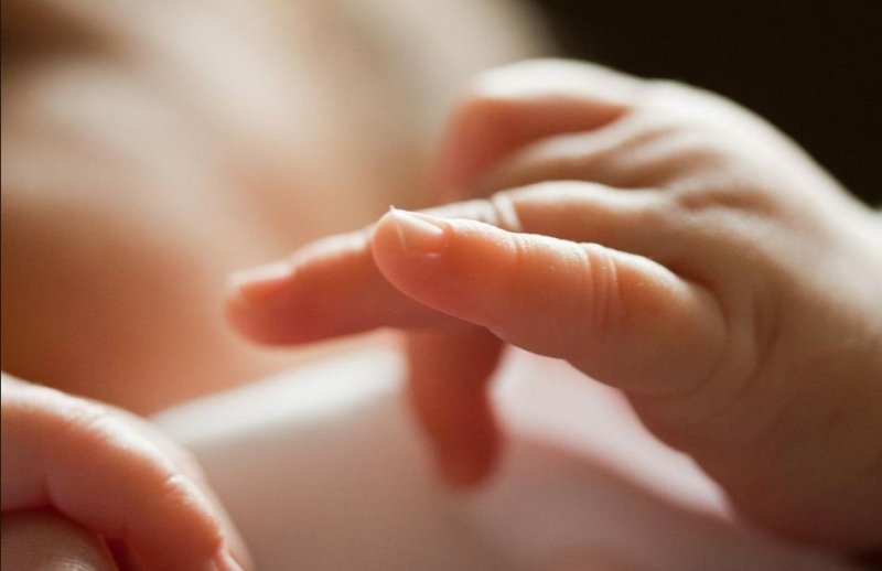 Как правильно стричь ногти ребенку
